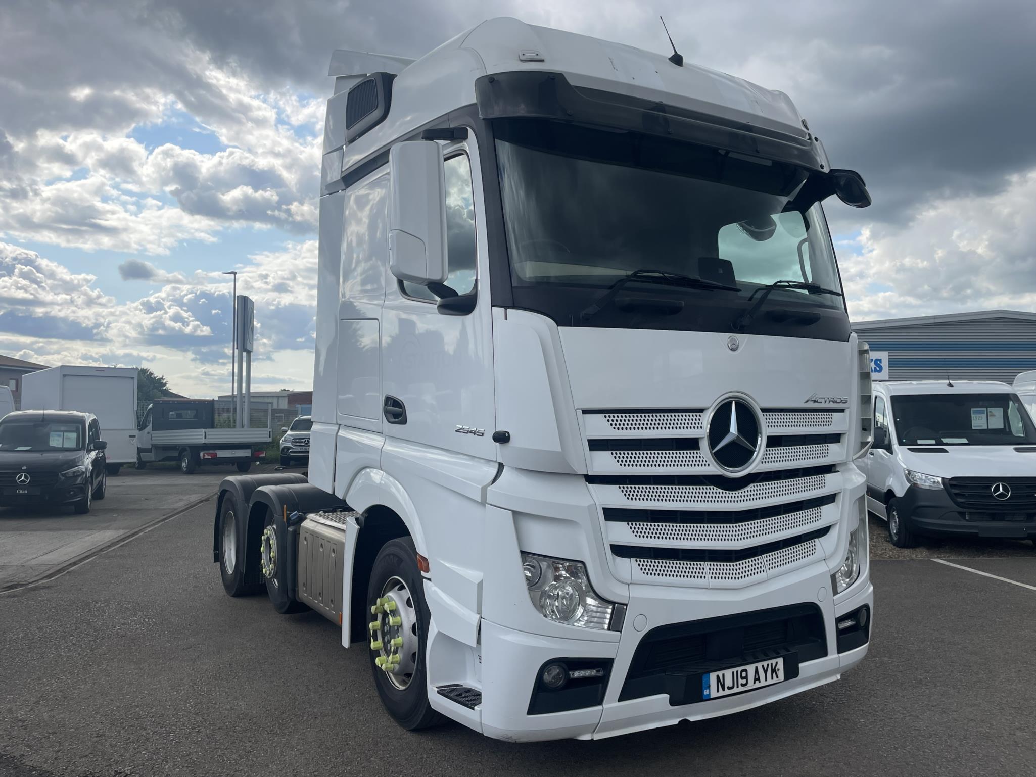 Mercedes-Benz Actros 2545LS BigSpace