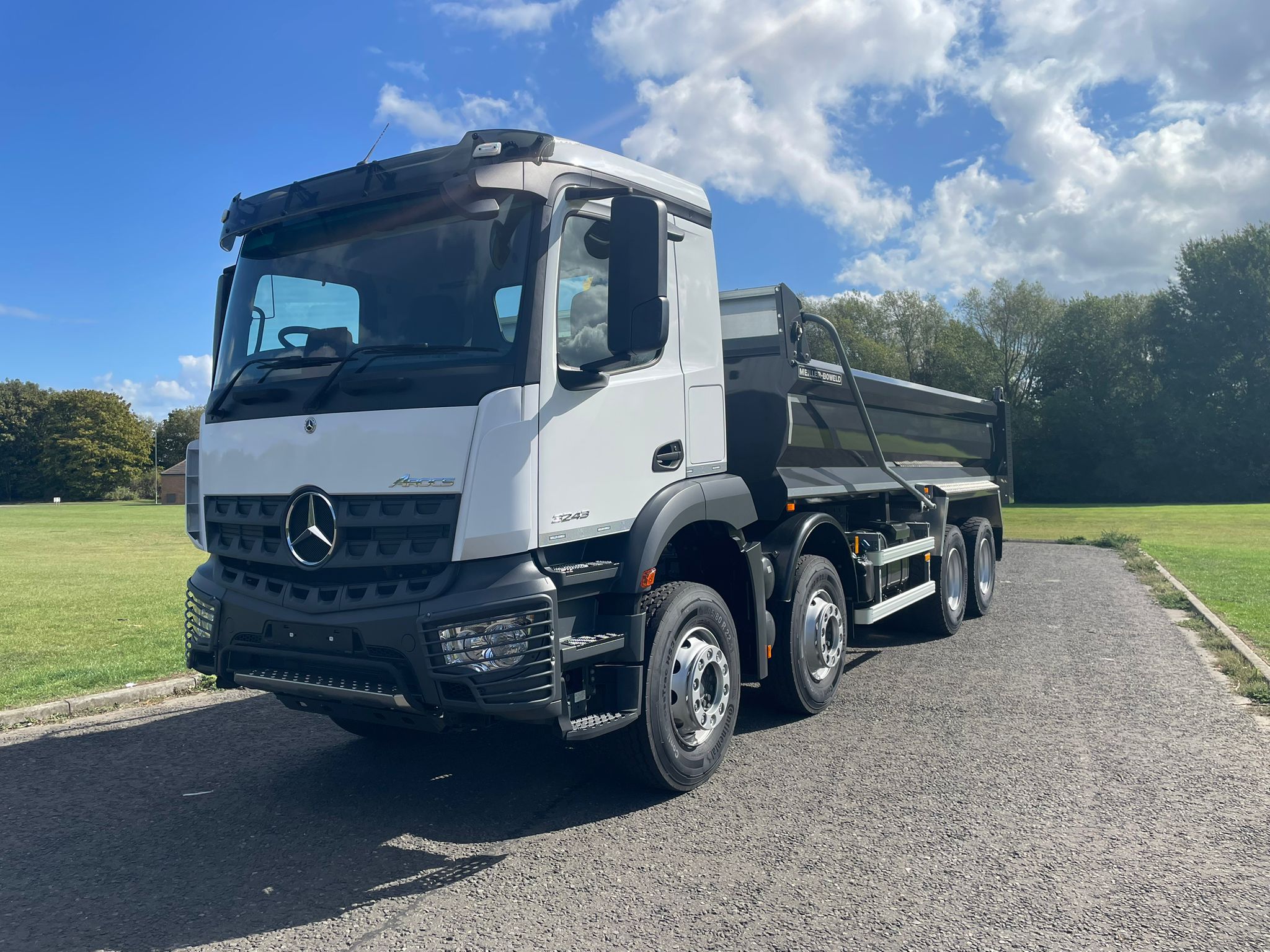 Brand New Mercedes-Benz Arocs 3243 K Boweld Tipper 