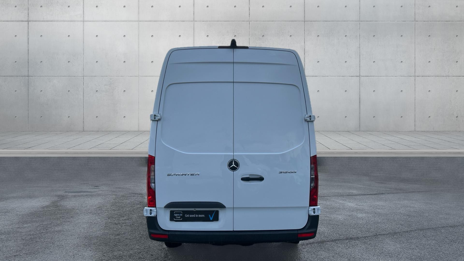 Mercedes-Benz 315 CDI Progressive RWD Long Image 20