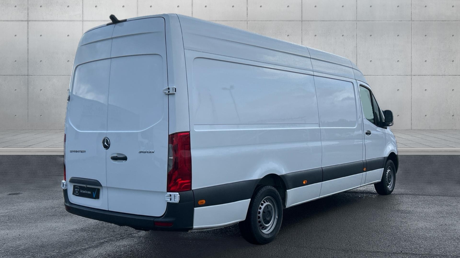 Mercedes-Benz 315 CDI Progressive RWD Long Image 21