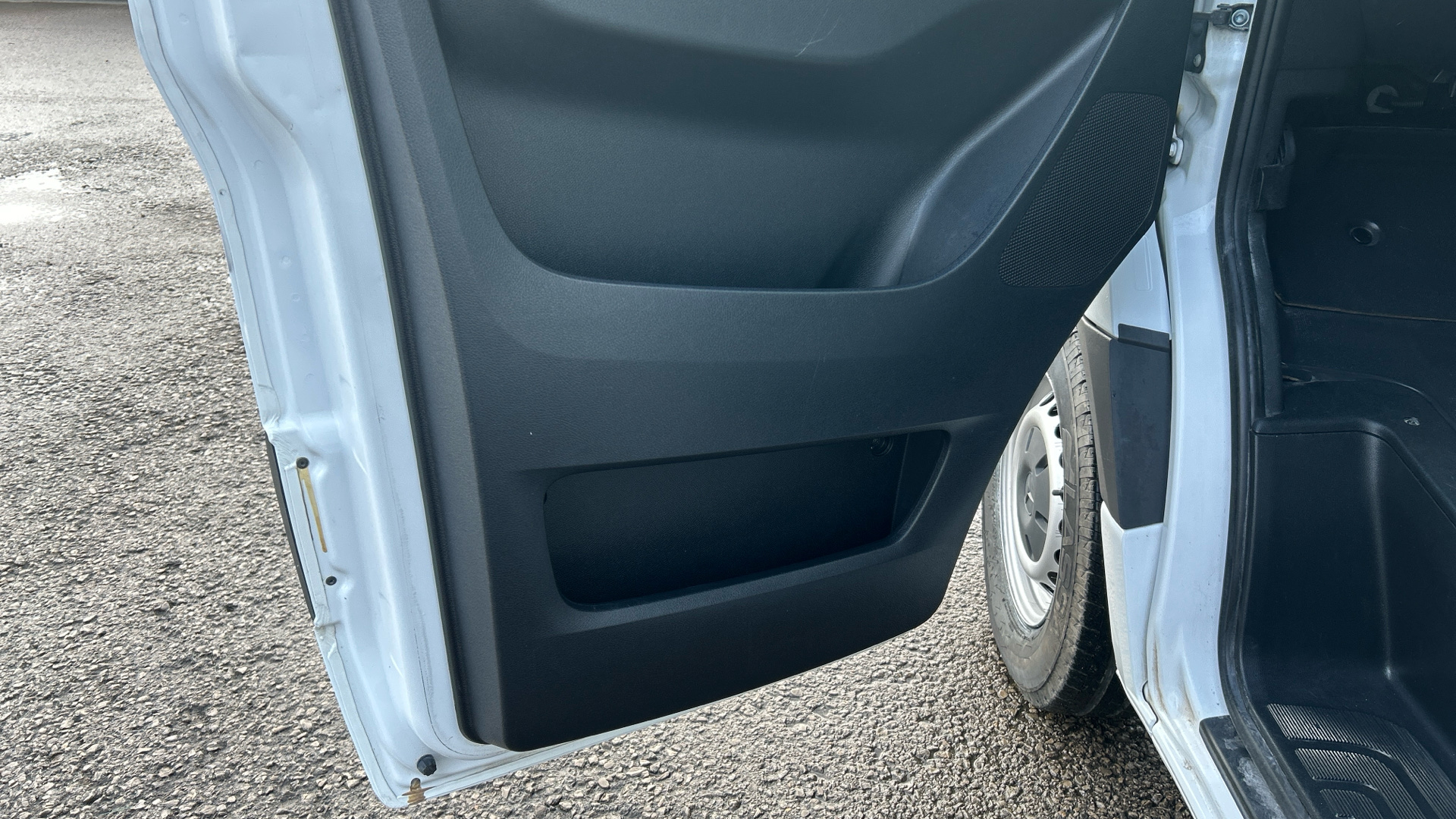 Mercedes-Benz 315 CDI Progressive RWD Long Image 31