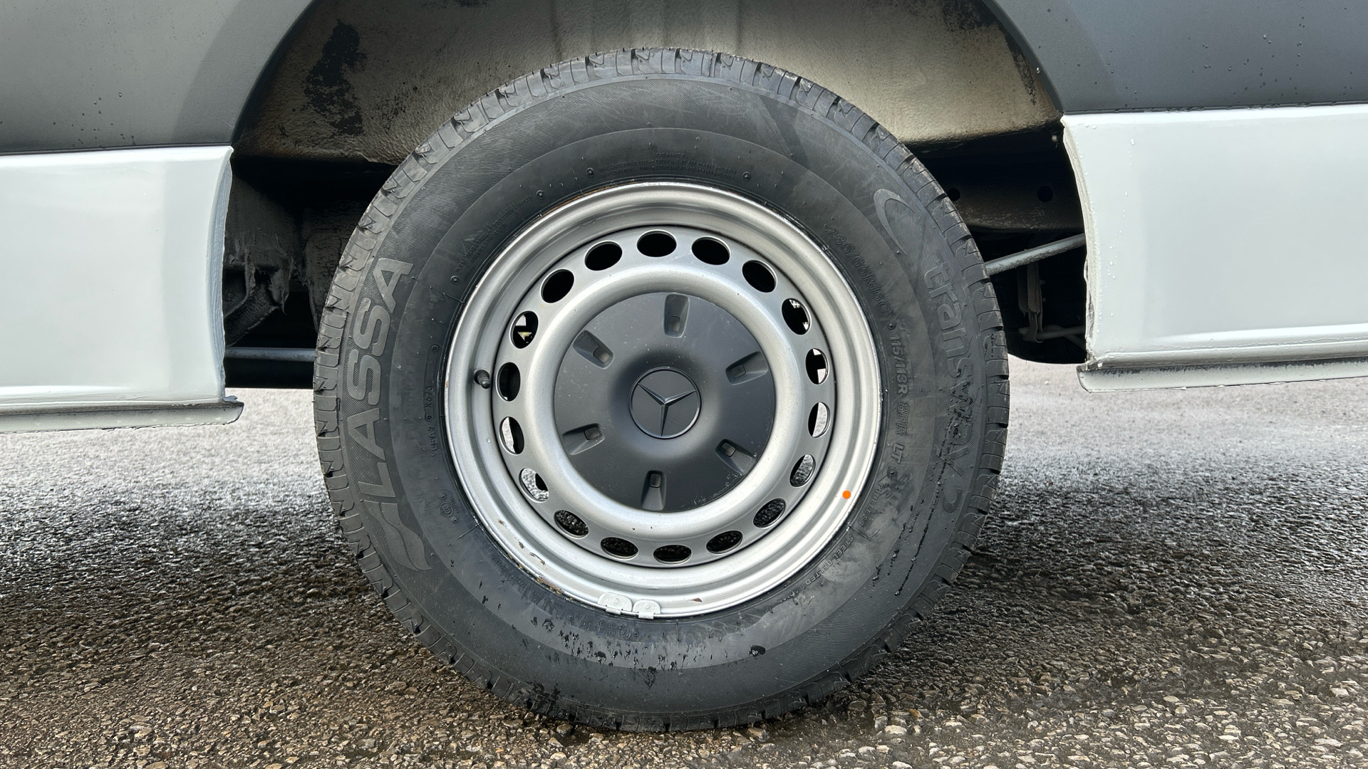 Mercedes-Benz 315 CDI Progressive RWD Long Image 41