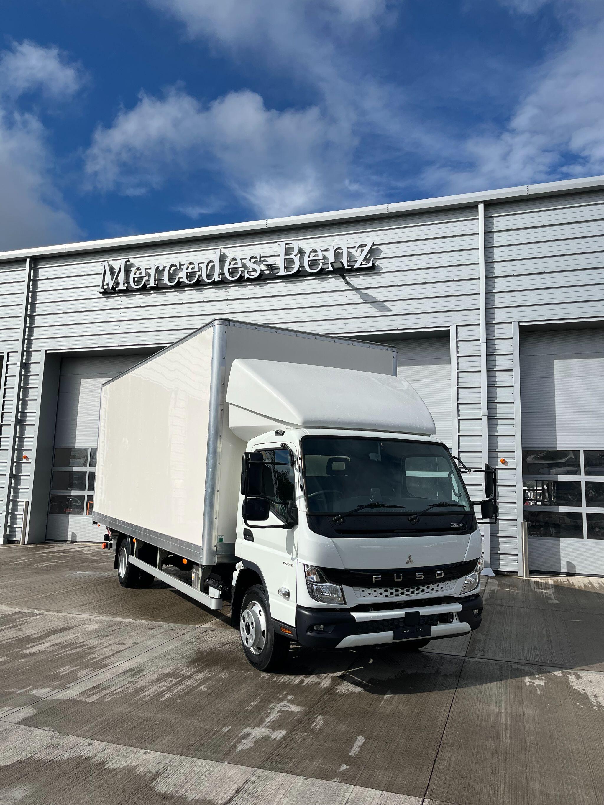 7C18 (Duonic) GRP Box W Taillift