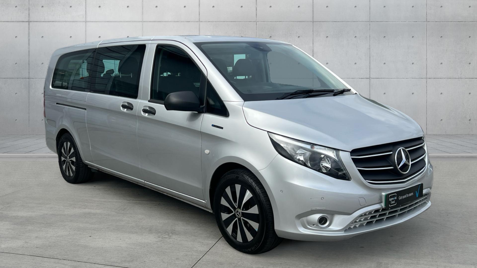 100kWh PREMIUM Tourer Double Cab 5dr Electric Auto FWD L3 (9Seat) (204 ps)